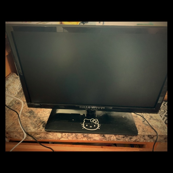 Hello Kitty 13 inch Flat screen Tv - Picture 1 of 1